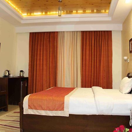 Hotel North East Residency Gurgaon Esterno foto